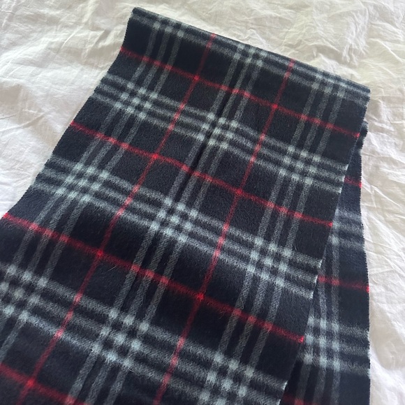 Burberry 100% Cashmere Scarf Plaid - Picture 4 of 6